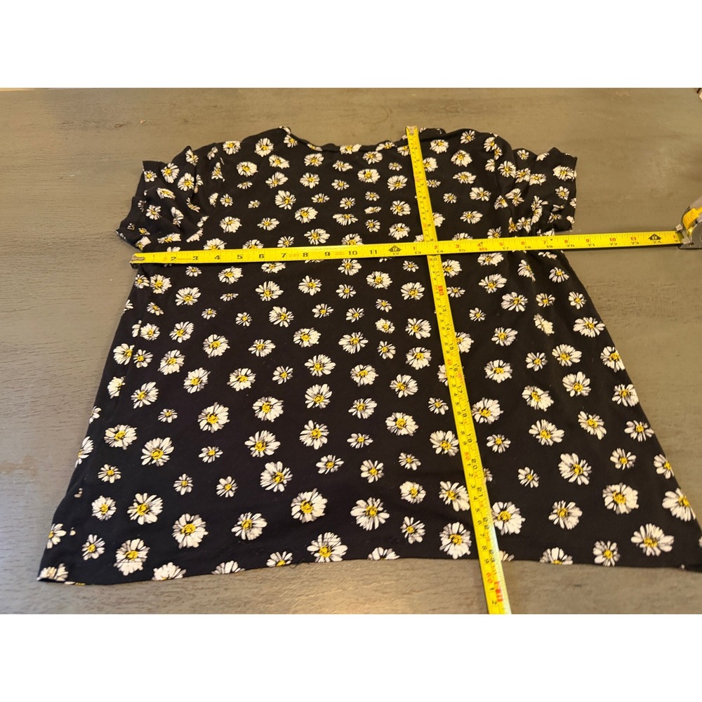 No Boundaries Womens XXL Black Daisy Floral V-Neck Front Knot Tie  Tee - Picture 3 of 3
